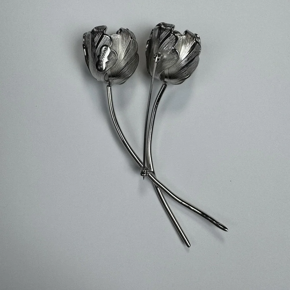 Vintage Giovanni Signed '60s Brushed Silver Tone Stemmed Roses Flower Brooch Pin